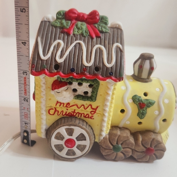 Vintage Delectable Gingerbread Train Night Light Set in Box - Picture 8 of 13